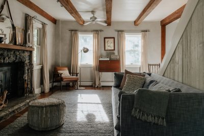 Waarom het geleefde interieur het minimalisme verdringt